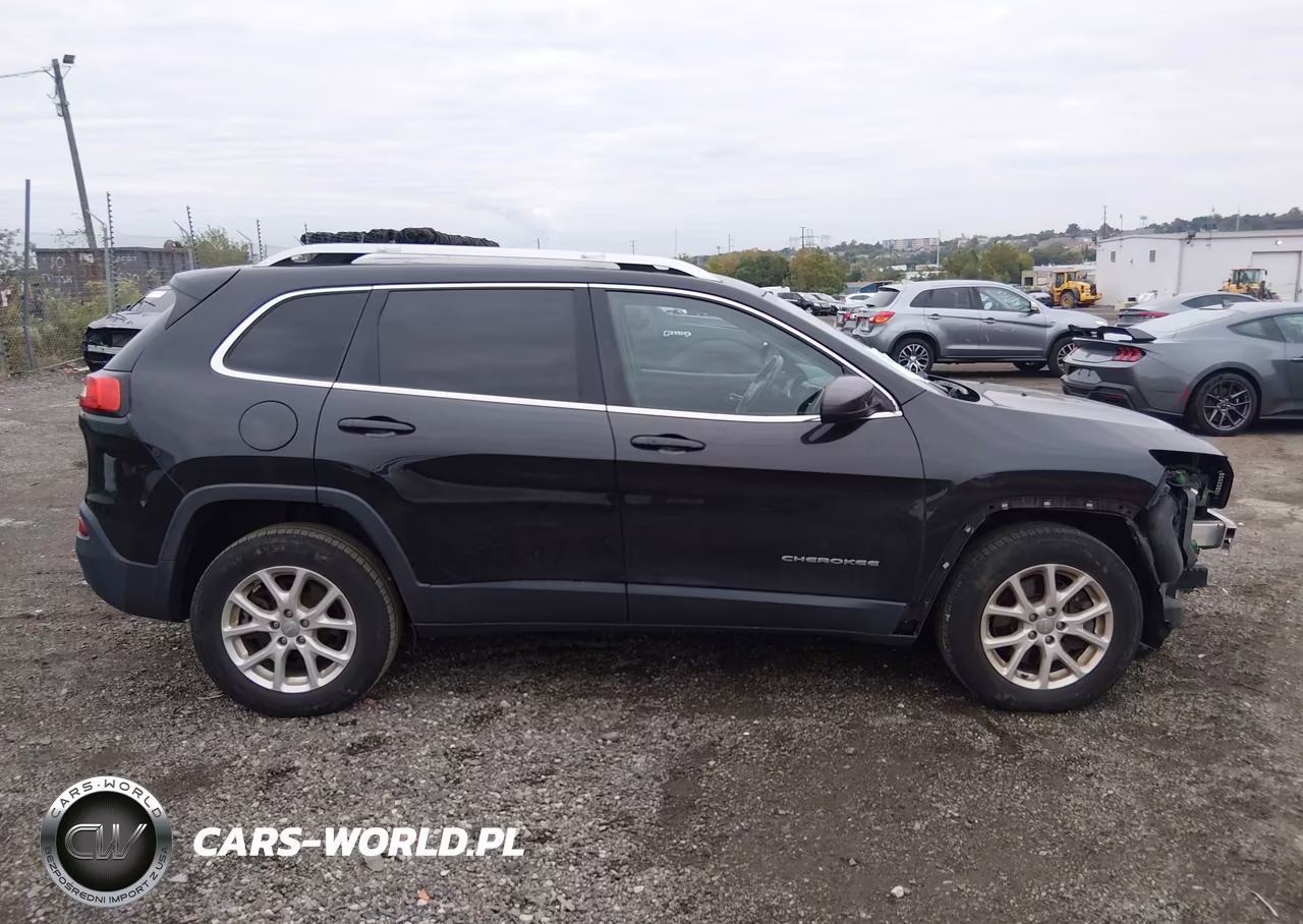 2015 Jeep Cherokee Latitude VIN:1C4PJMCS5FW776677 - 13