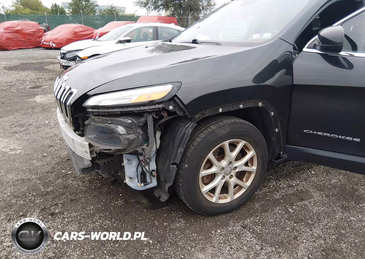 2015 Jeep Cherokee Latitude VIN:1C4PJMCS5FW776677 - 6