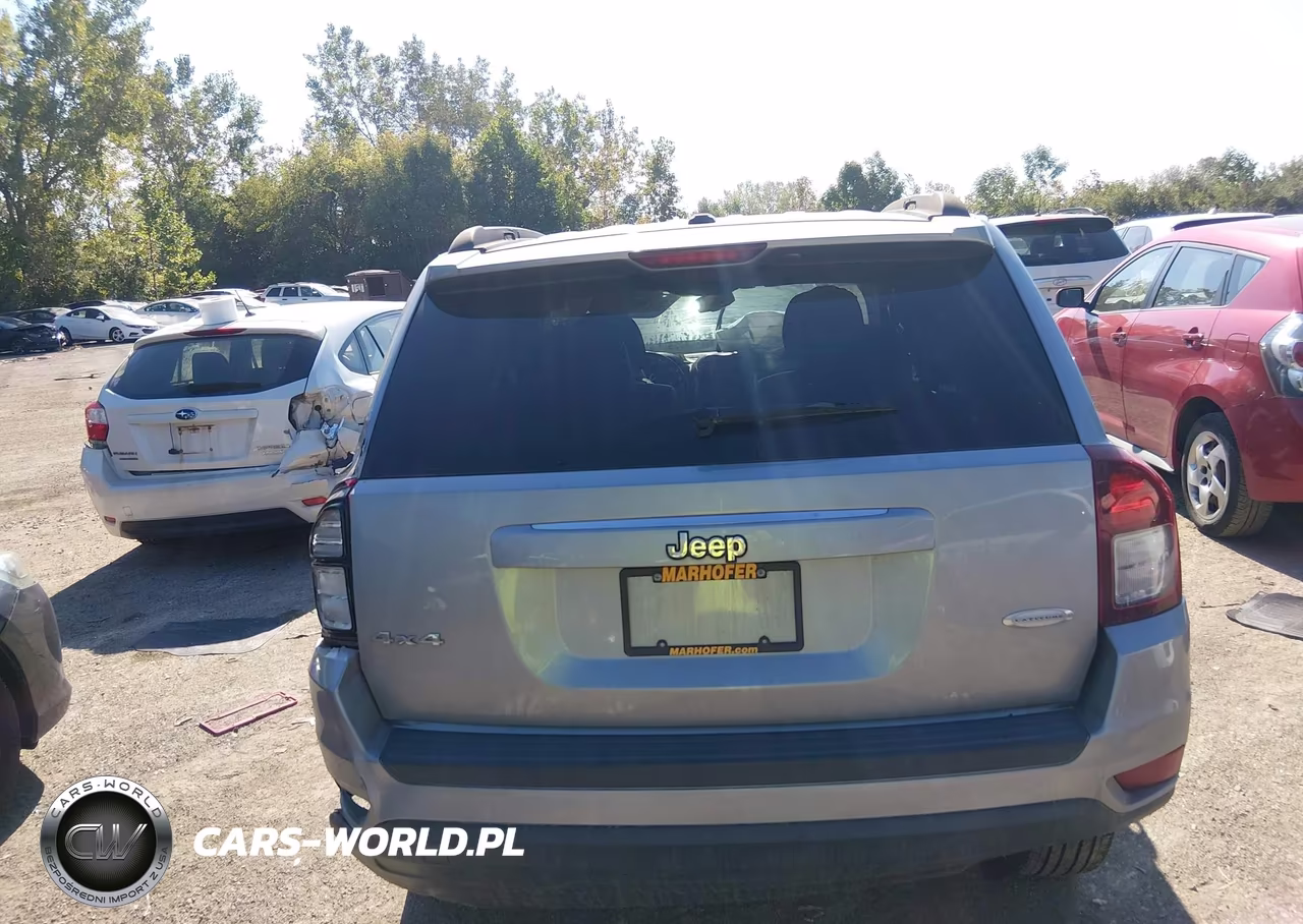 2016 Jeep Compass Latitude VIN:1C4NJDEB7GD784958 - 16