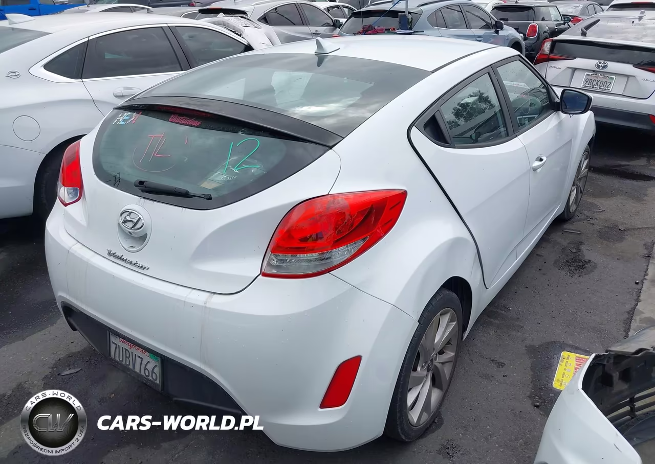 2016 Hyundai Veloster VIN:KMHTC6ADXGU292859 - 4