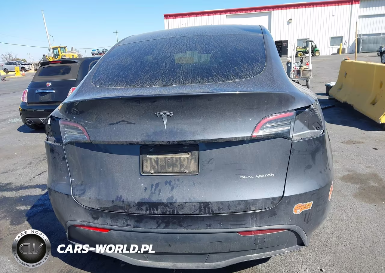 2020 Tesla Model Y Long Range Dual Motor All-Wheel Drive VIN:5YJYGDEE0LF051305 - 17