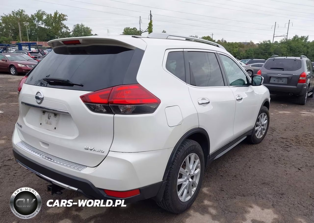 2017 Nissan Rogue Sv VIN:5N1AT2MV8HC745601 - 4