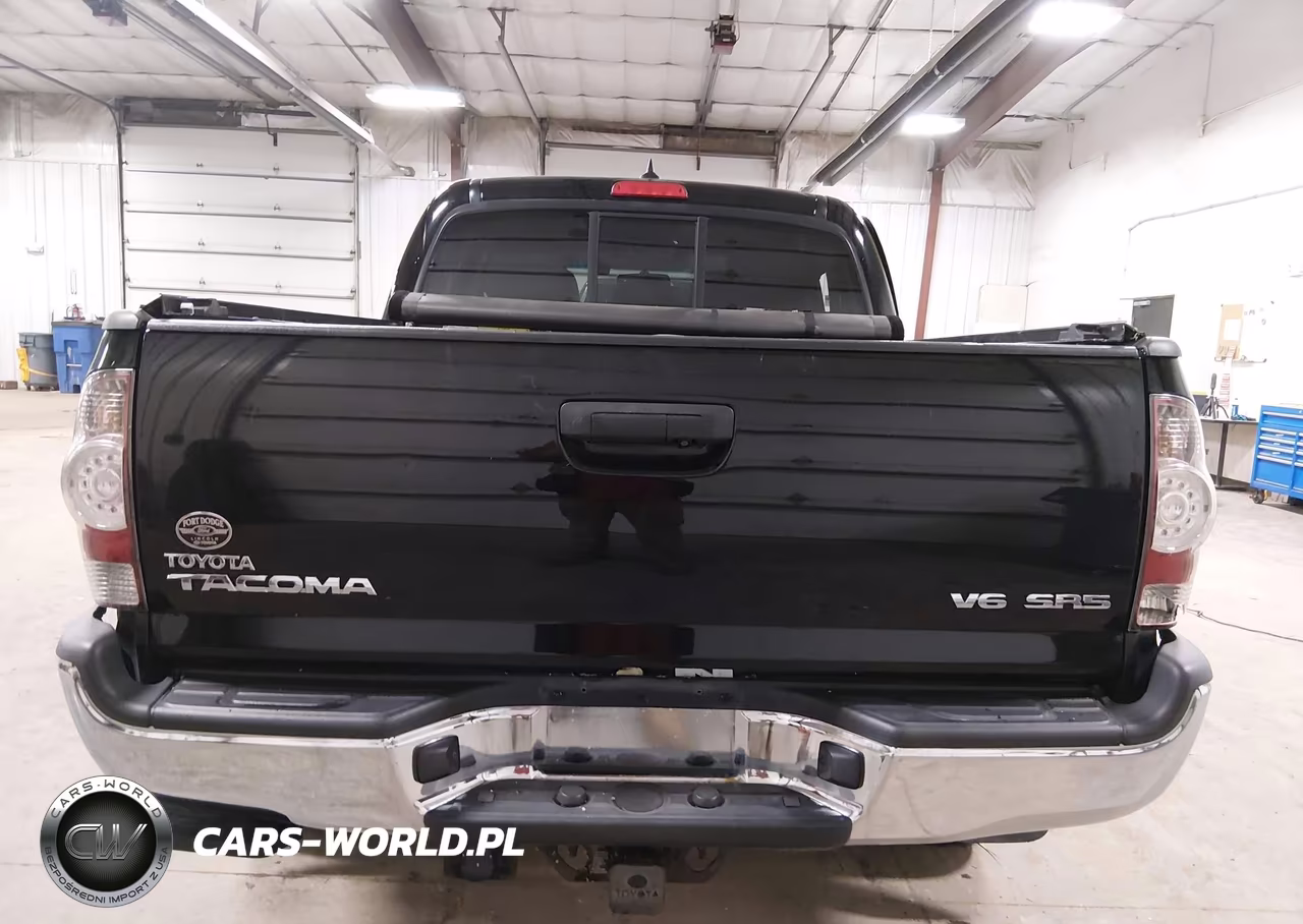 2014 Toyota Tacoma Base V6 VIN:3TMLU4EN3EM142991 - 17