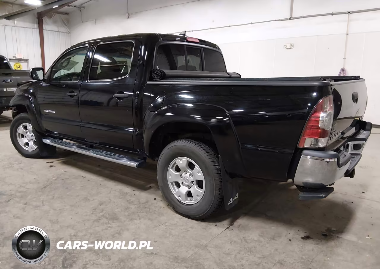 2014 Toyota Tacoma Base V6 VIN:3TMLU4EN3EM142991 - 3