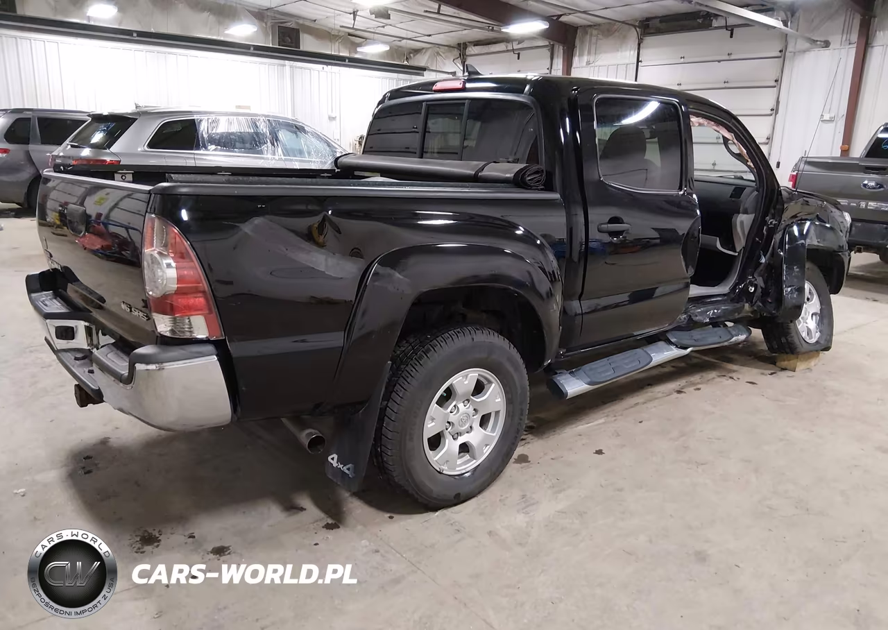 2014 Toyota Tacoma Base V6 VIN:3TMLU4EN3EM142991 - 4