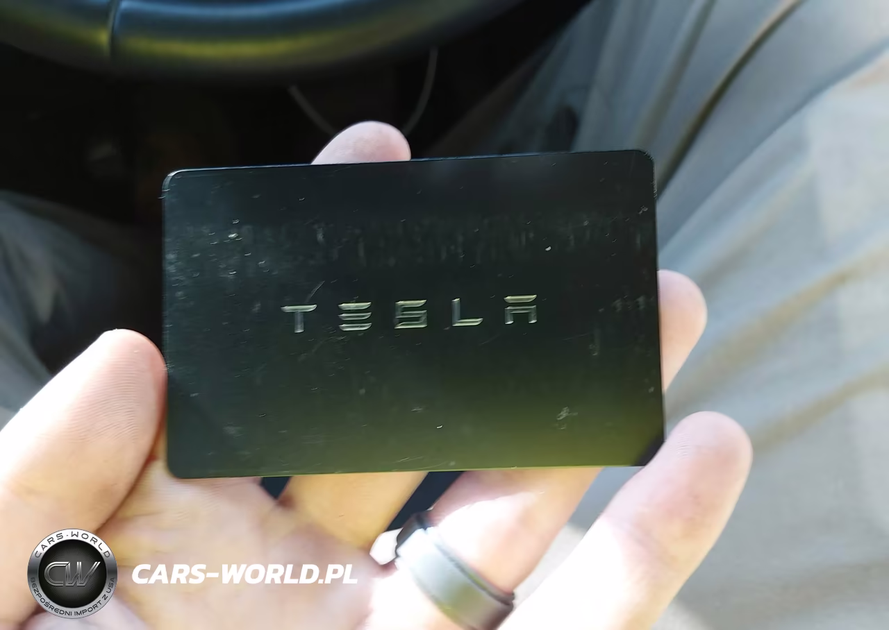 2023 Tesla Model Y VIN:7SAYGDEE6PA207143 - 10