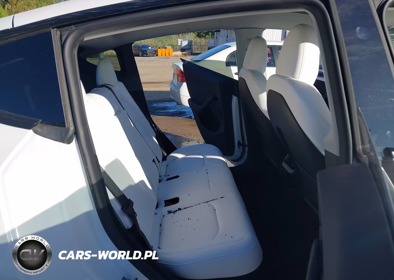 2023 Tesla Model Y VIN:7SAYGDEE6PA207143 - 8