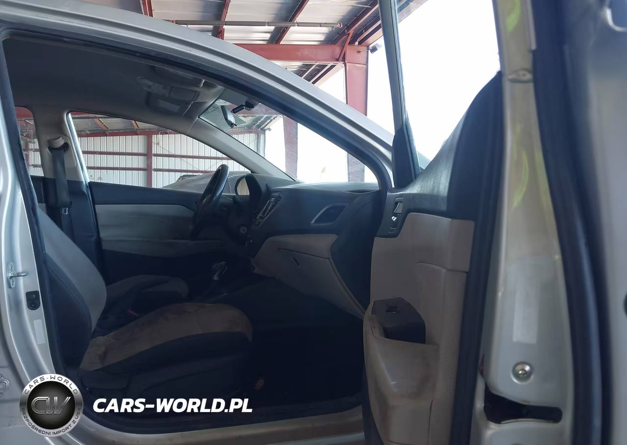 2019 Hyundai Accent Se VIN:3KPC24A38KE063073 - 5