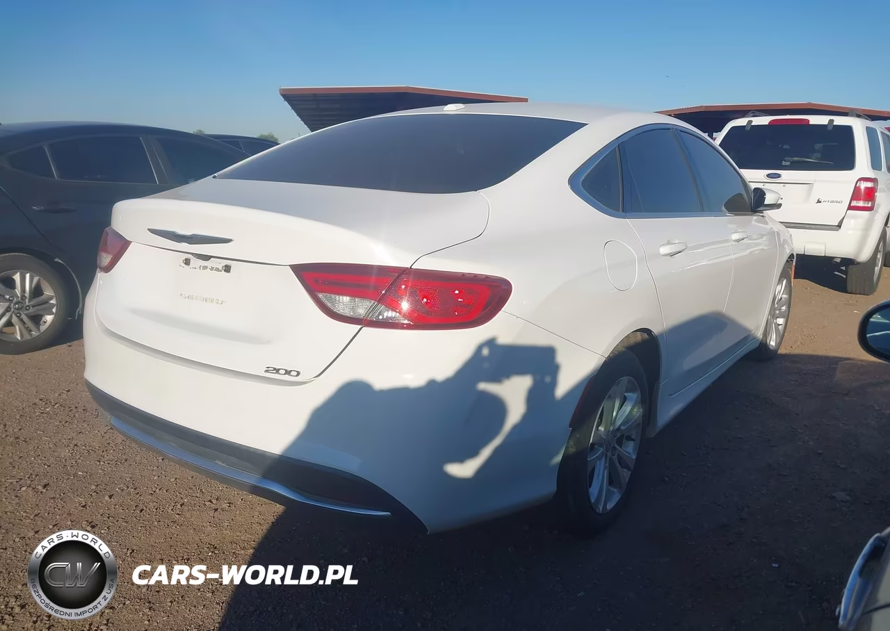 2015 Chrysler 200 Limited VIN:1C3CCCAB7FN660302 - 4