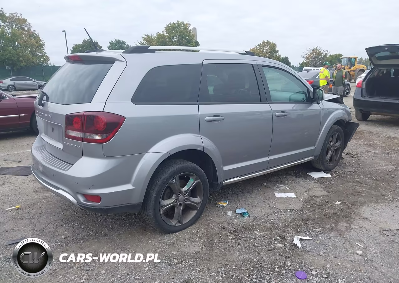2016 Dodge Journey Crossroad Plus VIN:3C4PDCGB3GT123462 - 4