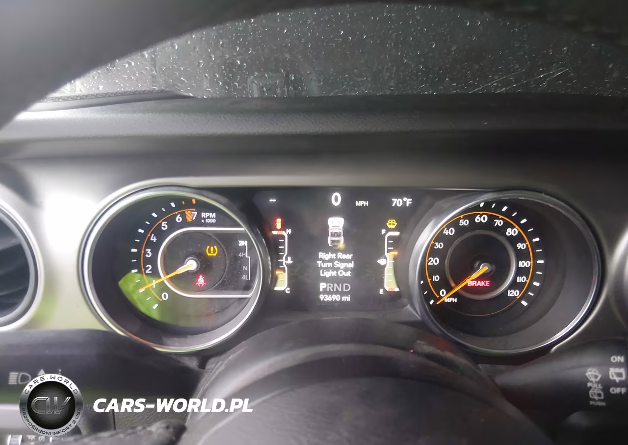 2018 Jeep Wrangler Unlimited Sport S 4X4 VIN:1C4HJXDG3JW276932 - 7