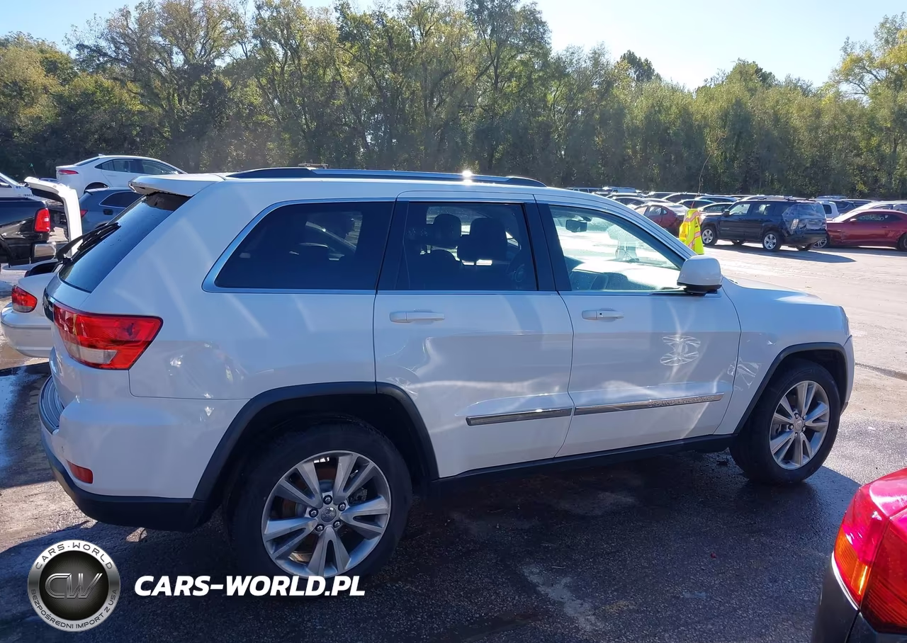 2013 Jeep Grand Cherokee Laredo VIN:1C4RJFAG1DC594962 - 13