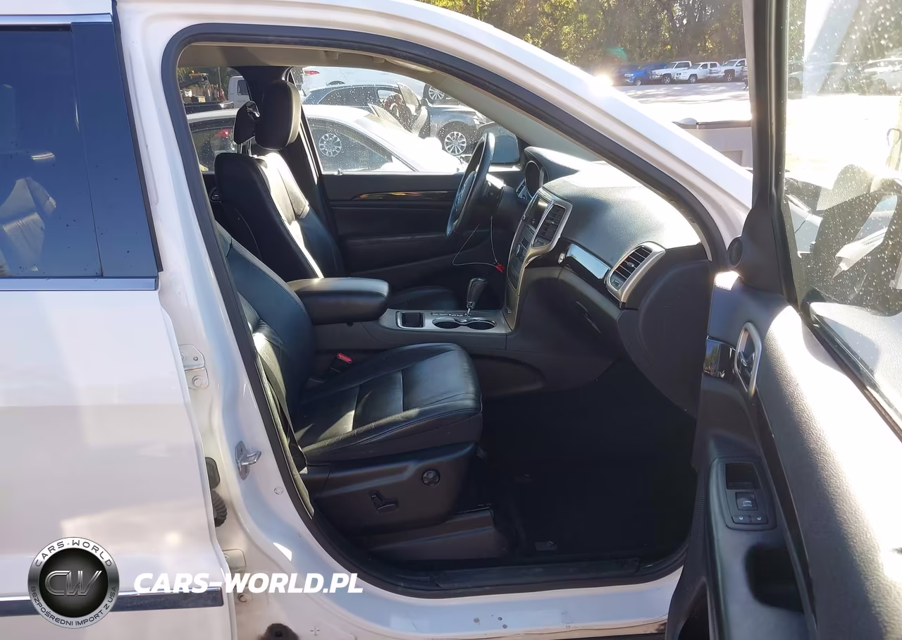 2013 Jeep Grand Cherokee Laredo VIN:1C4RJFAG1DC594962 - 5
