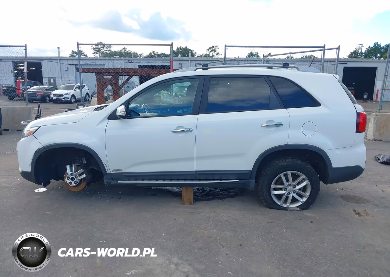 2015 Kia Sorento Lx VIN:5XYKTDA62FG617199 - 14