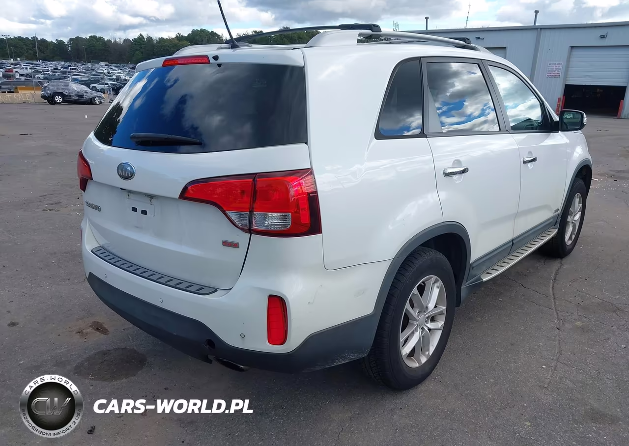 2015 Kia Sorento Lx VIN:5XYKTDA62FG617199 - 4