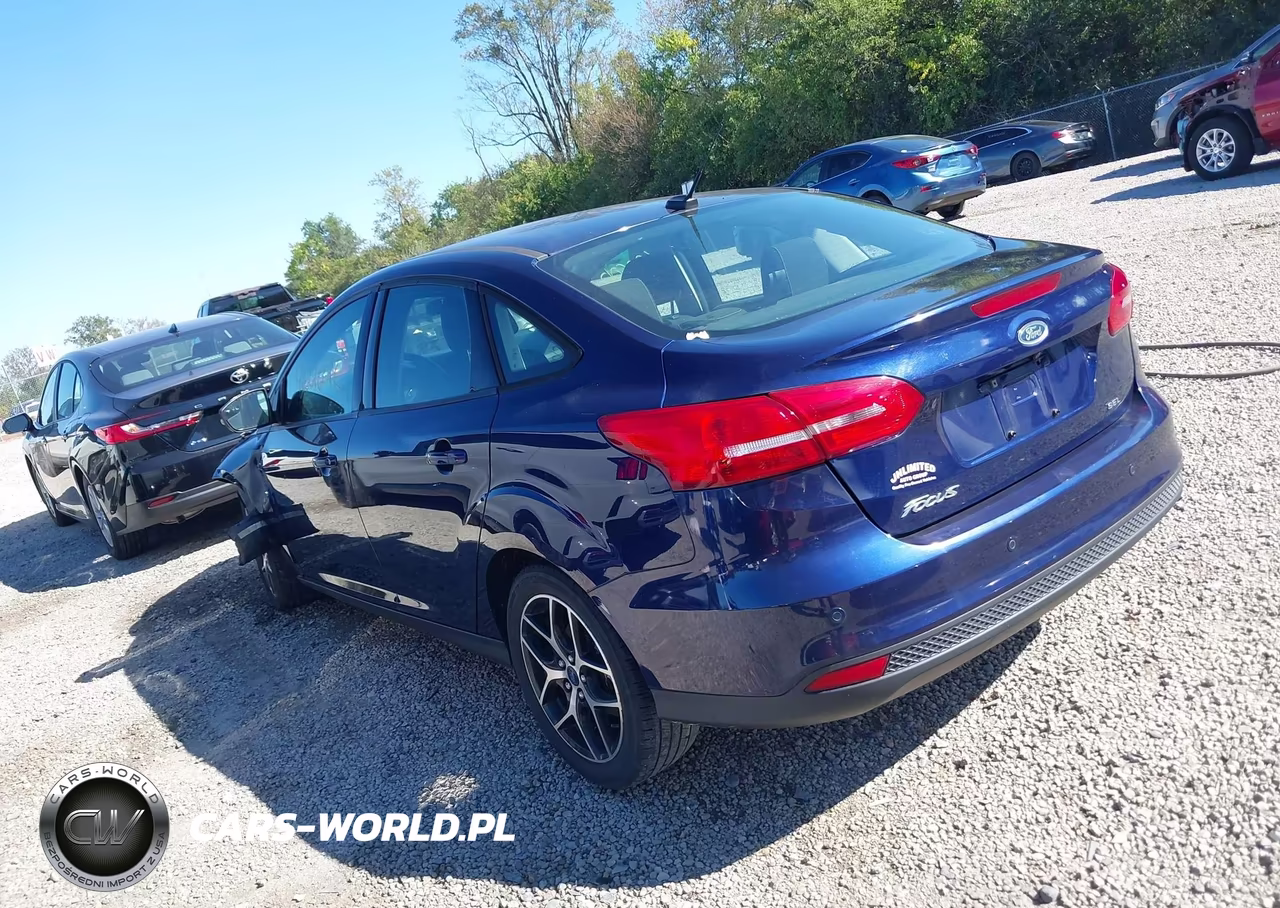 2017 Ford Focus Sel VIN:1FADP3H27HL213824 - 3