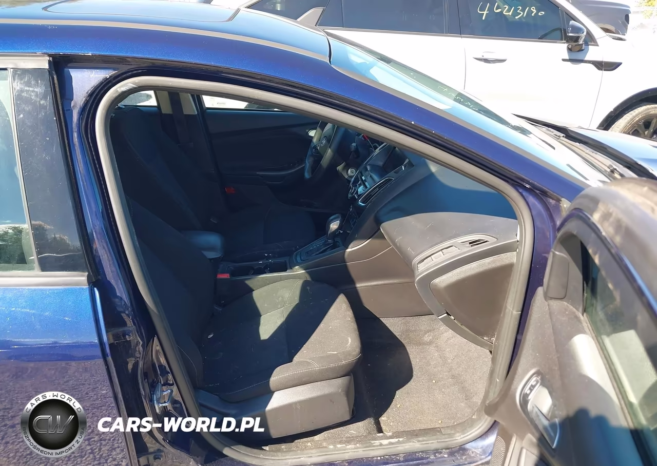 2017 Ford Focus Sel VIN:1FADP3H27HL213824 - 5