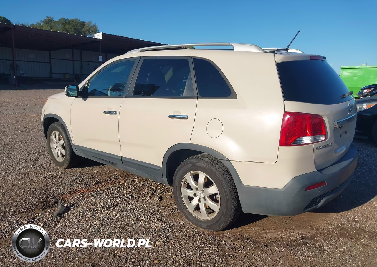 2011 Kia Sorento Lx VIN:5XYKT4A14BG085047 - 3
