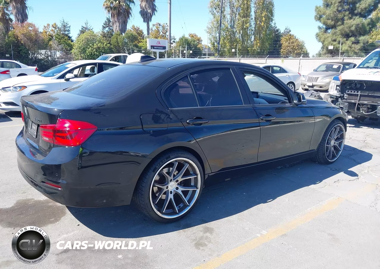 2016 BMW 320I VIN:WBA8E1G5XGNT38401 - 4