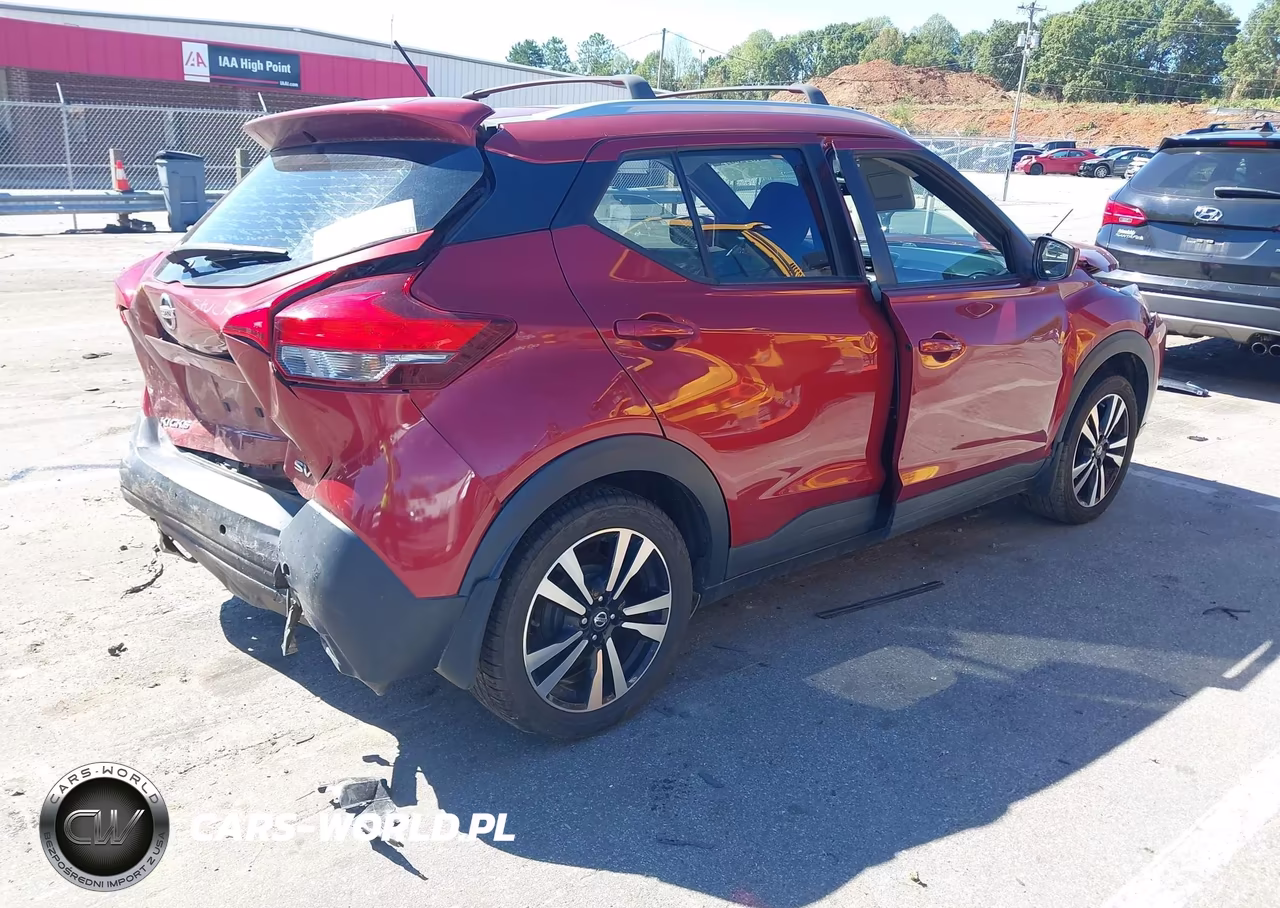 2018 Nissan Kicks Sv VIN:3N1CP5CU2JL543085 - 4