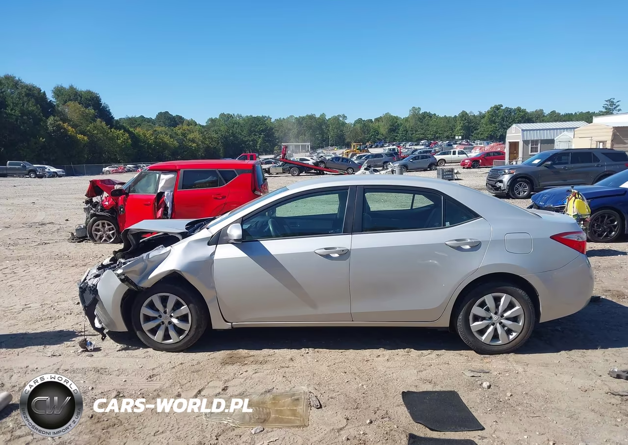 2015 Toyota Corolla Le VIN:2T1BURHE0FC282186 - 14