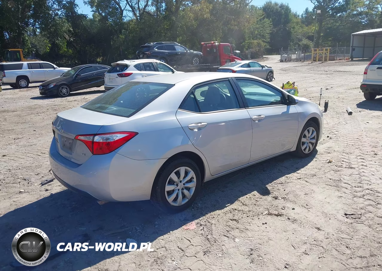 2015 Toyota Corolla Le VIN:2T1BURHE0FC282186 - 4