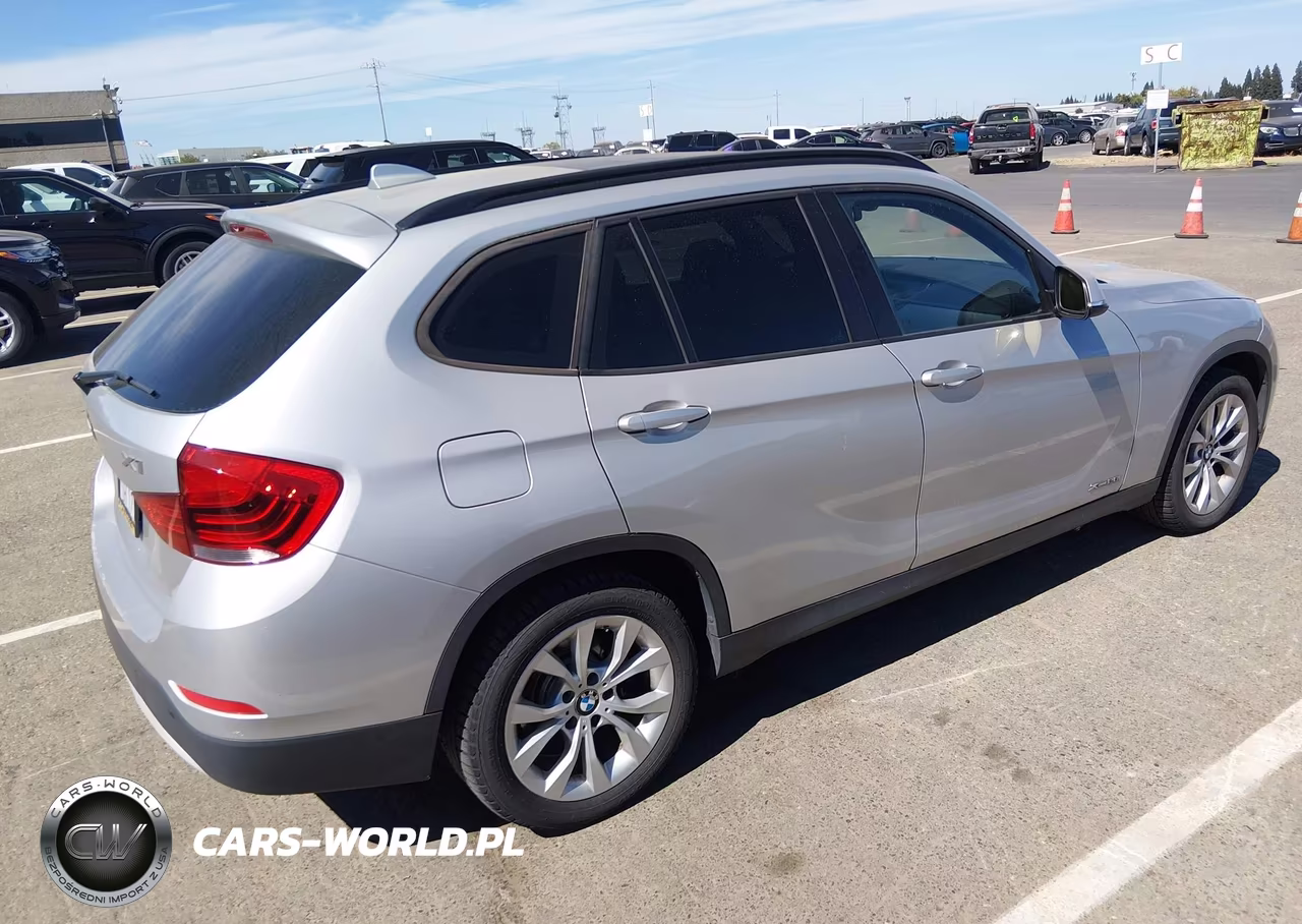 2014 BMW X1 xDrive28I VIN:WBAVL1C51EVY20945 - 4