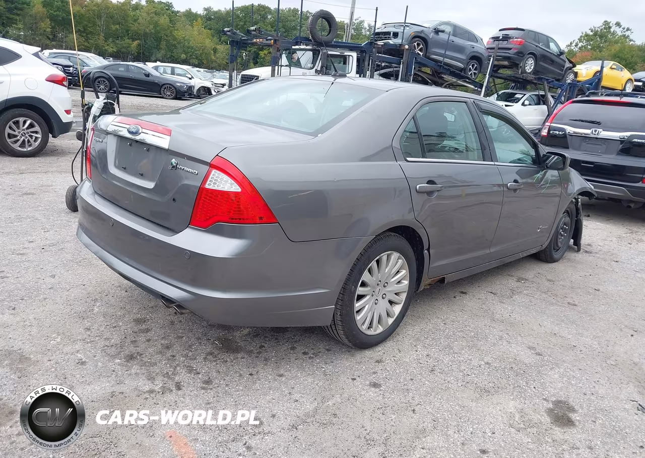 2010 Ford Fusion Hybrid VIN:3FADP0L36AR288746 - 4