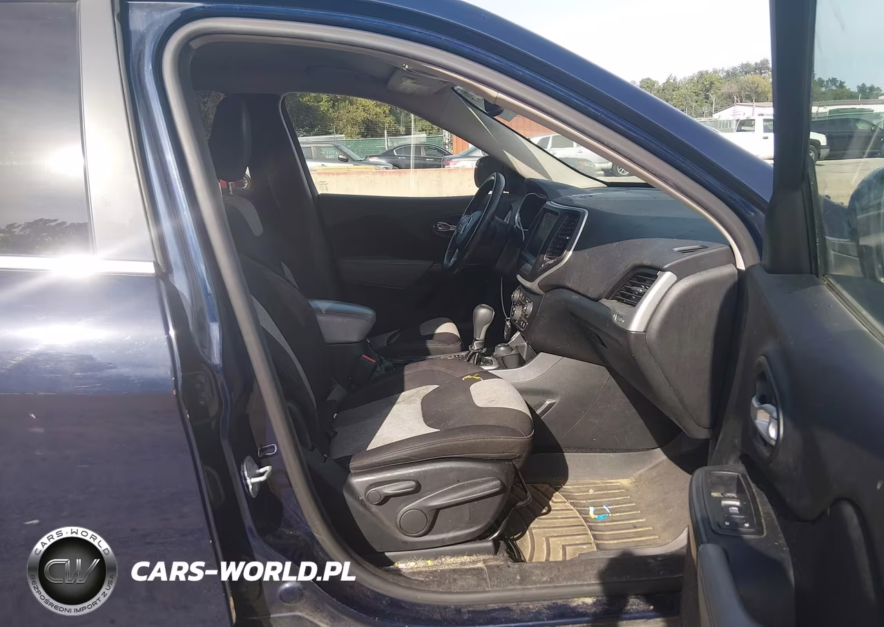 2014 Jeep Cherokee Latitude VIN:1C4PJMCS2EW126087 - 5