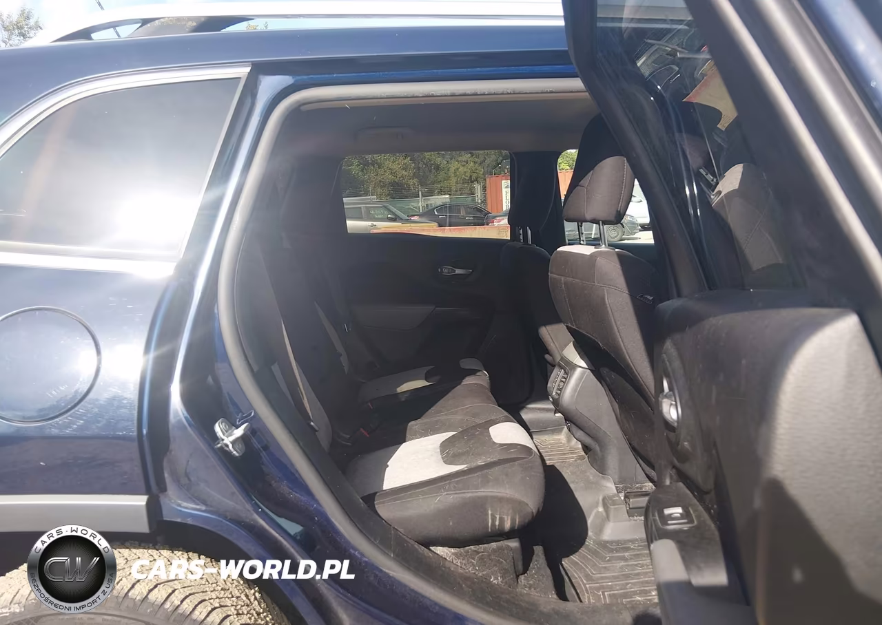 2014 Jeep Cherokee Latitude VIN:1C4PJMCS2EW126087 - 8