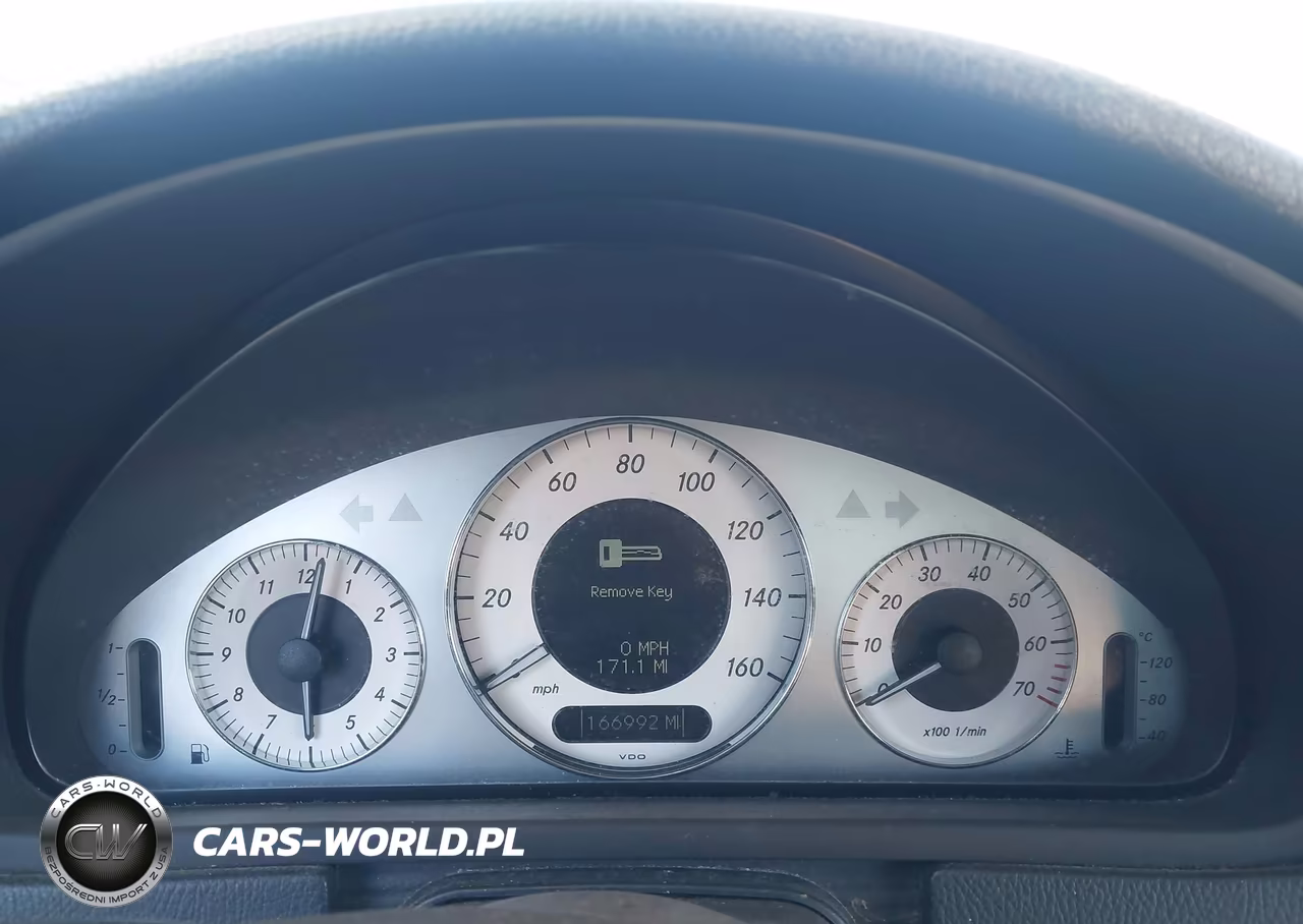 2008 Mercedes-Benz Clk 550 VIN:WDBTK72F38T096037 - 7