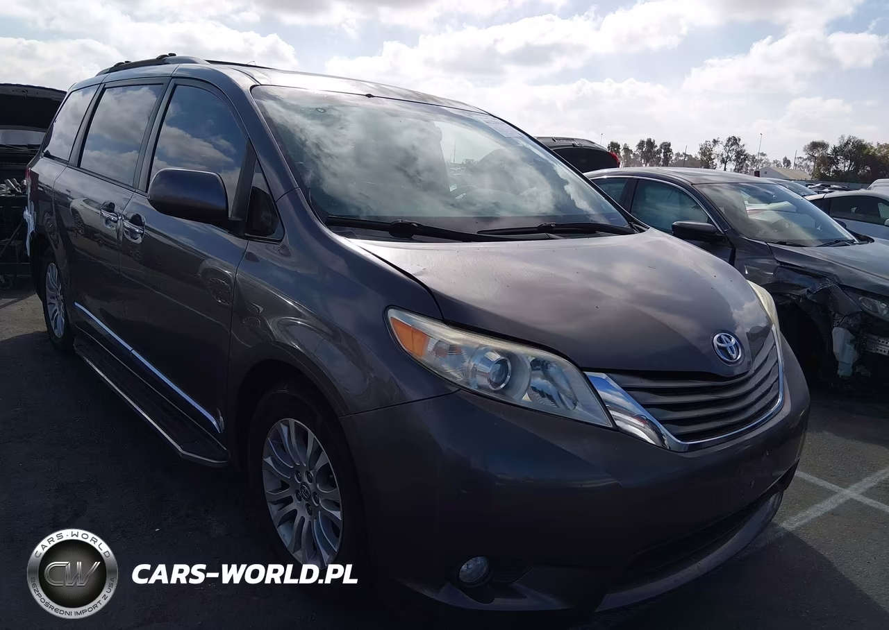 2012 Toyota Sienna Xle V6 8 Passenger