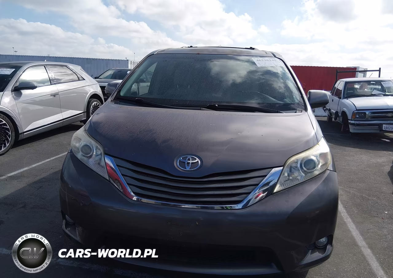 2012 Toyota Sienna Xle V6 8 Passenger VIN:5TDYK3DC3CS214811 - 12