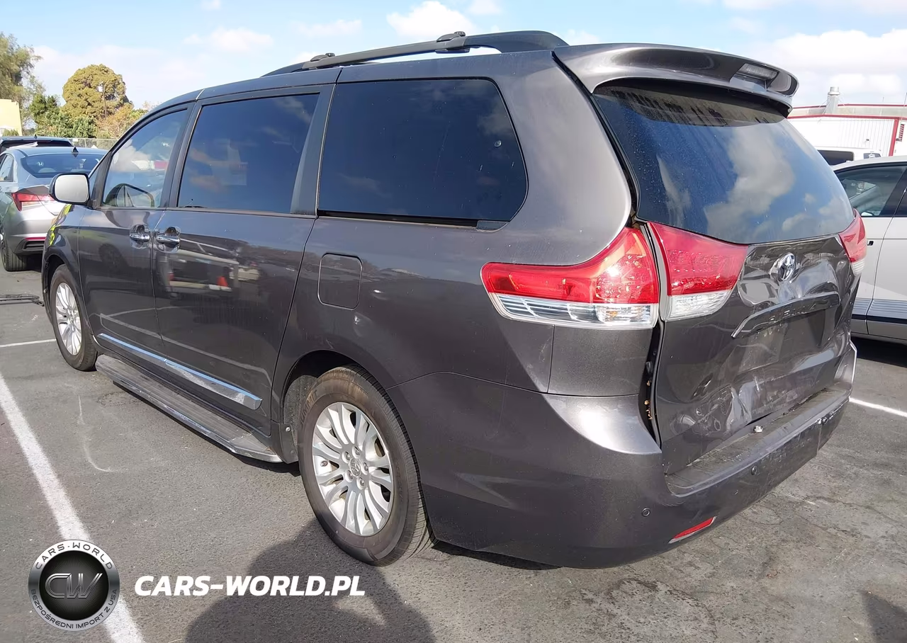 2012 Toyota Sienna Xle V6 8 Passenger VIN:5TDYK3DC3CS214811 - 3