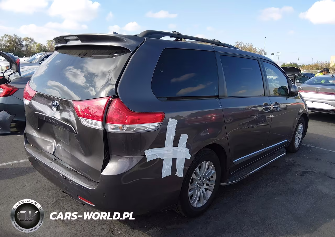 2012 Toyota Sienna Xle V6 8 Passenger VIN:5TDYK3DC3CS214811 - 4