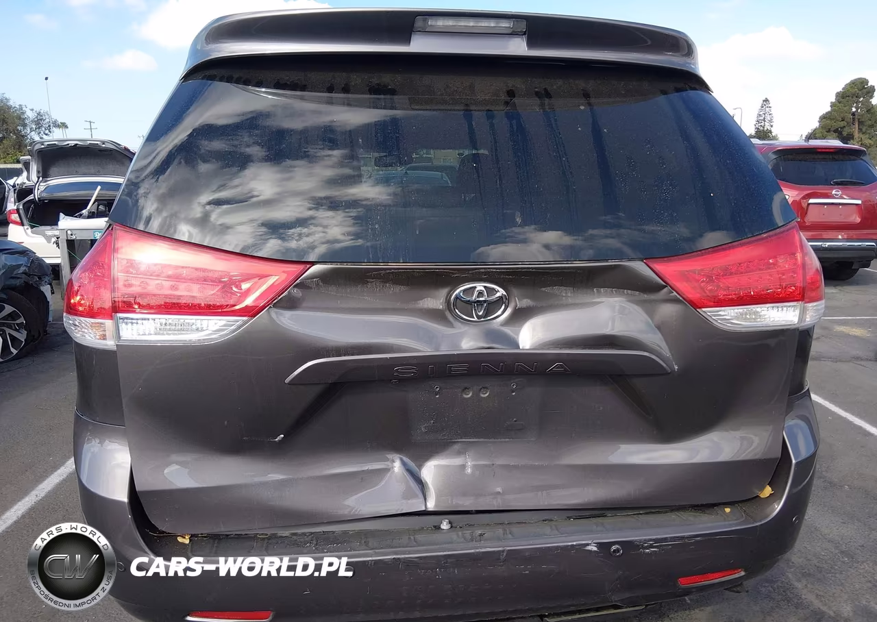2012 Toyota Sienna Xle V6 8 Passenger VIN:5TDYK3DC3CS214811 - 6