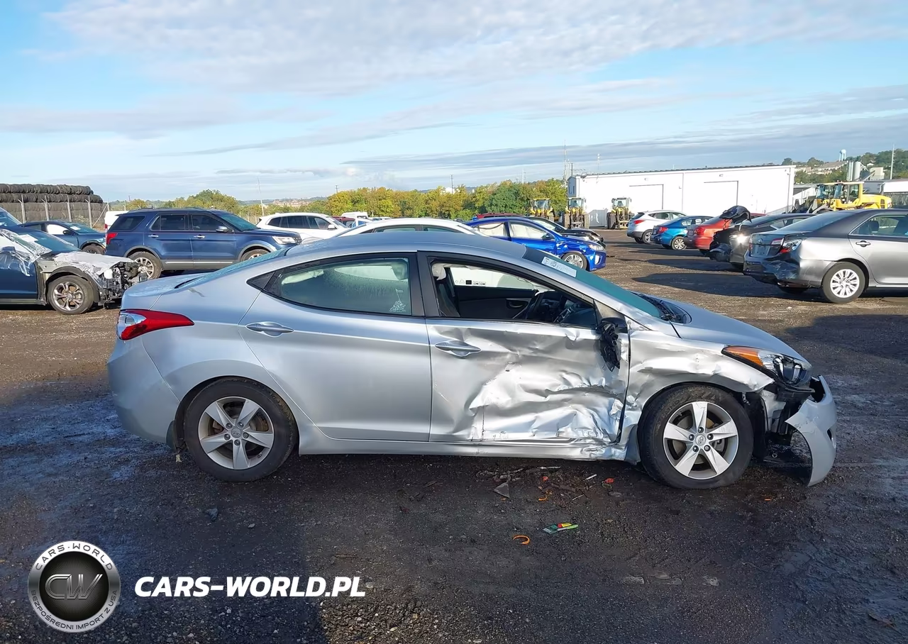 2013 Hyundai Elantra Gls VIN:5NPDH4AE2DH390698 - 13