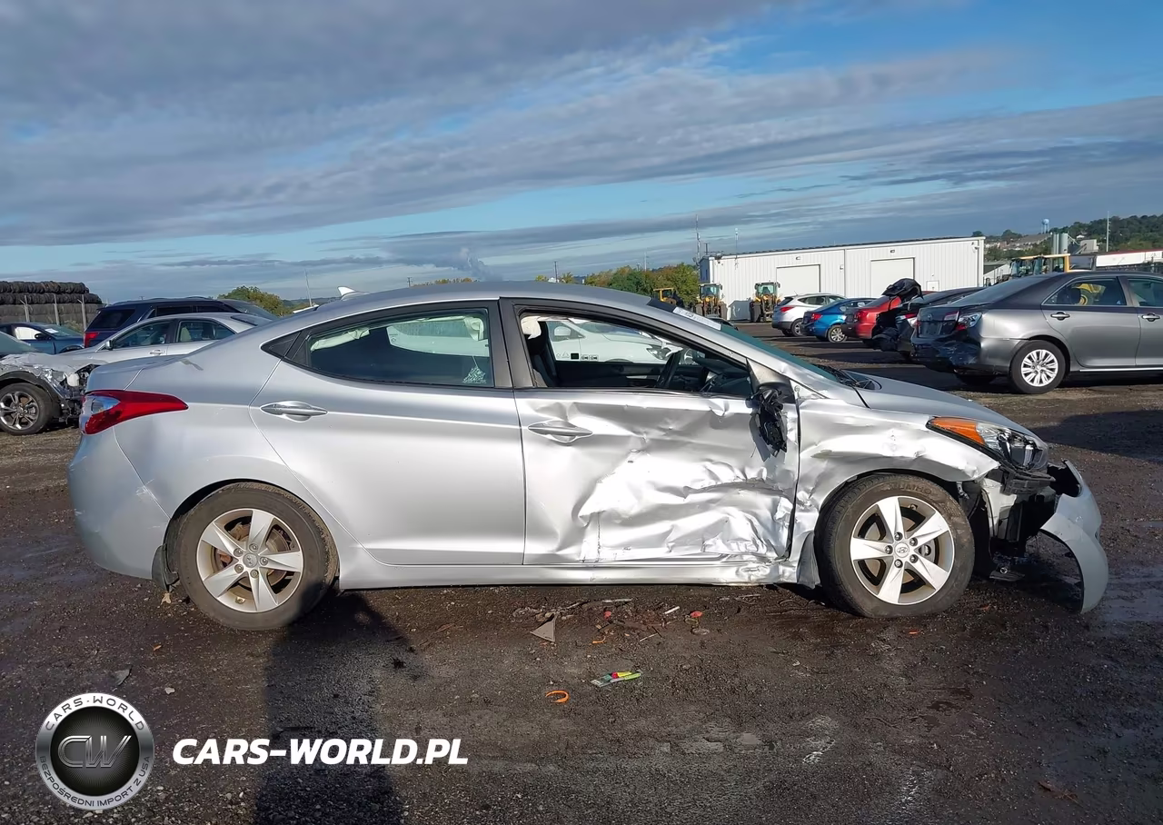 2013 Hyundai Elantra Gls VIN:5NPDH4AE2DH390698 - 6