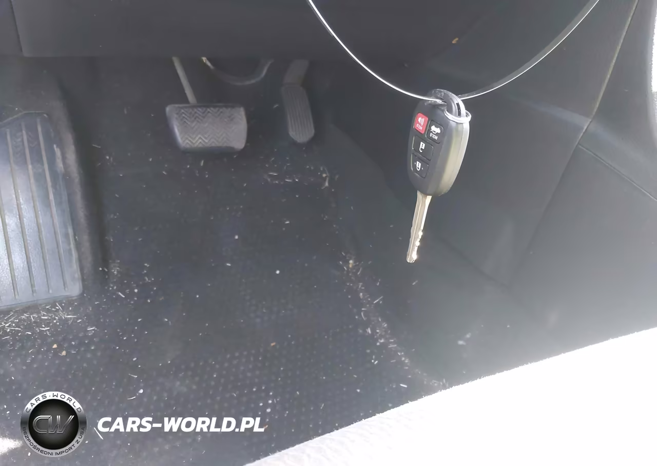 2016 Toyota Corolla Le VIN:2T1BURHE1GC540586 - 11