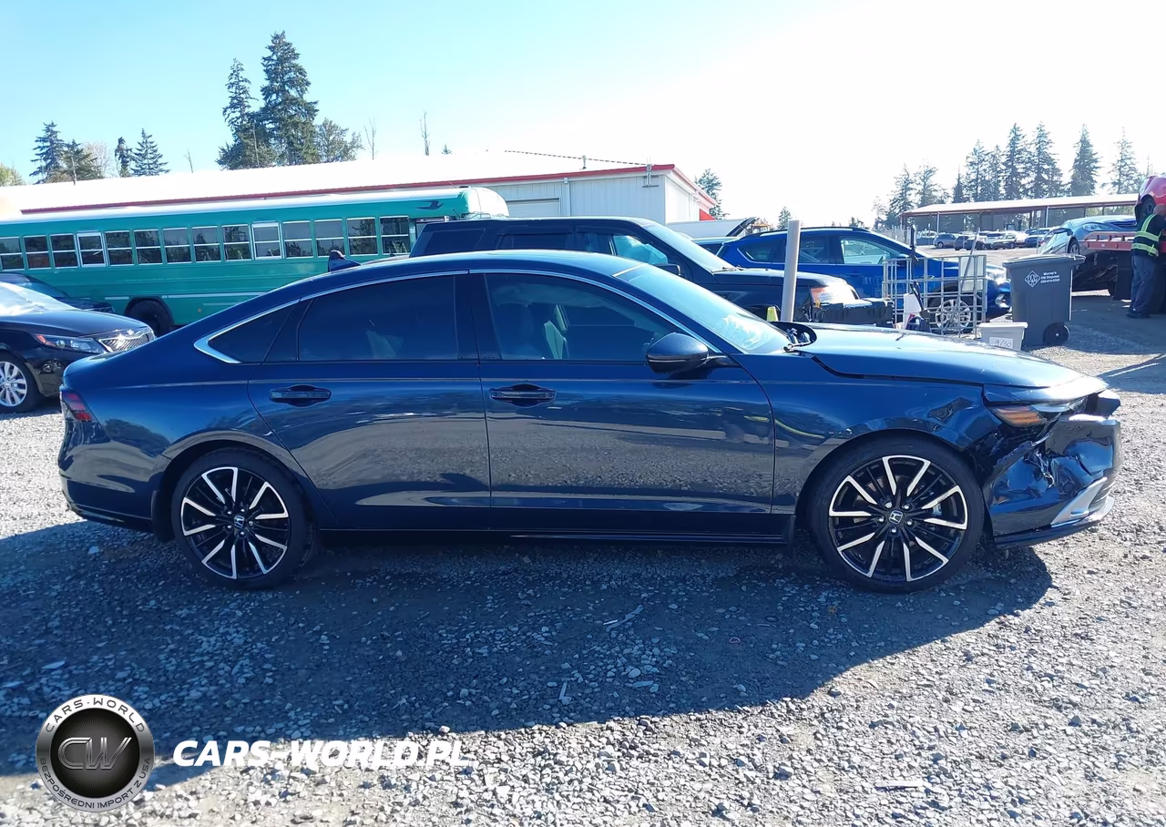 2025 Honda Accord Hybrid Touring VIN:1HGCY2F80SA070238 - 13