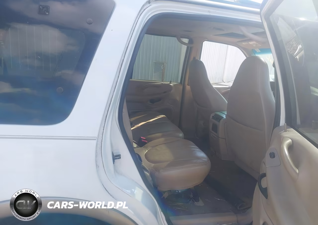 2002 Ford Expedition Eddie Bauer VIN:1FMPU18L62LA07250 - 8