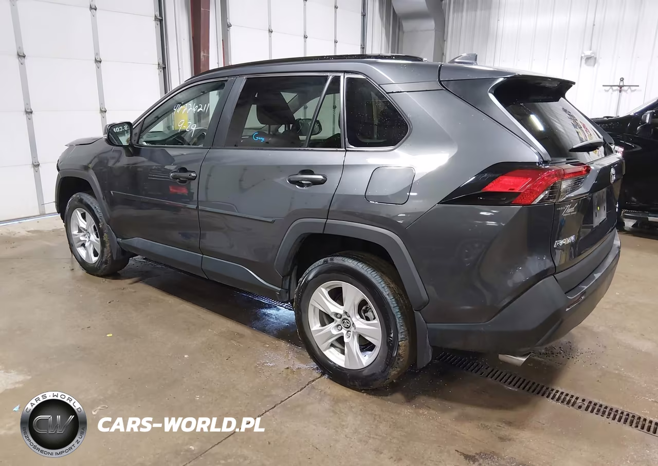 2021 Toyota Rav4 Xle VIN:2T3P1RFV8MW140947 - 3
