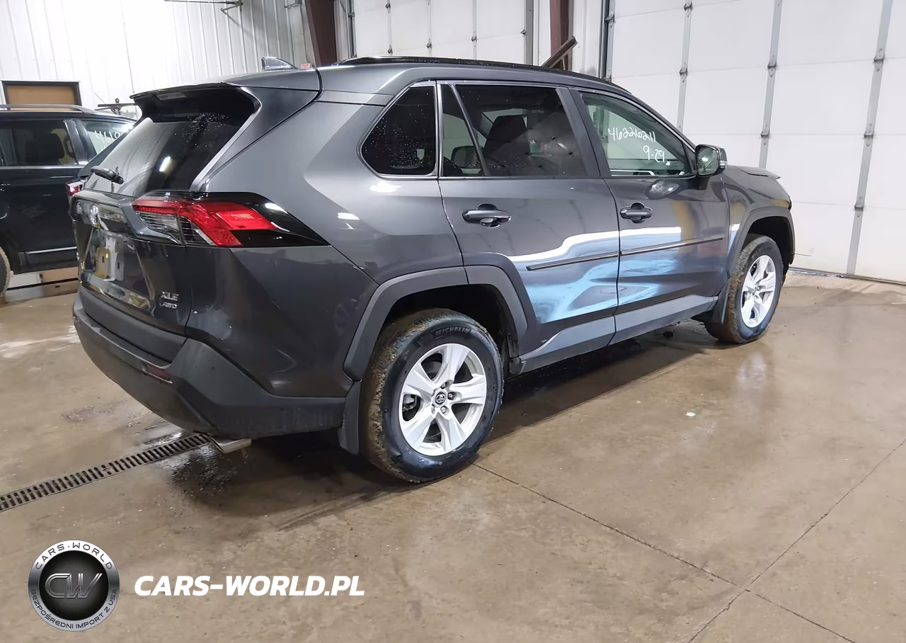 2021 Toyota Rav4 Xle VIN:2T3P1RFV8MW140947 - 4