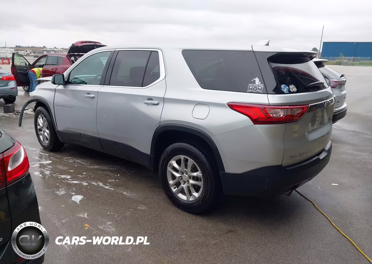 2020 Chevrolet Traverse Awd Ls VIN:1GNEVFKW4LJ135516 - 3