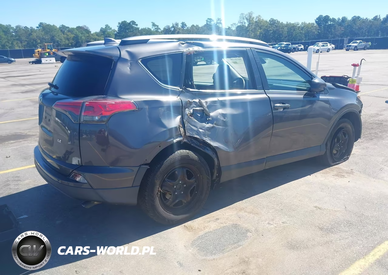 2018 Toyota Rav4 Le VIN:2T3ZFREV9JW520046 - 4