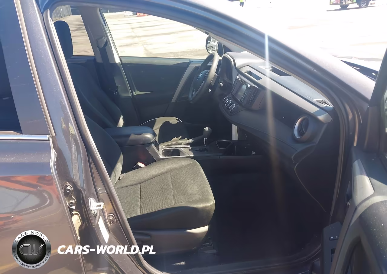 2018 Toyota Rav4 Le VIN:2T3ZFREV9JW520046 - 5