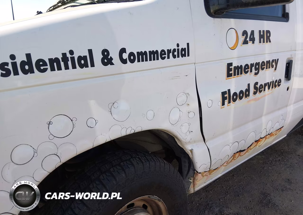2002 Ford E-150 Commercial-Recreational VIN:1FTRE142X2HA83841 - 13