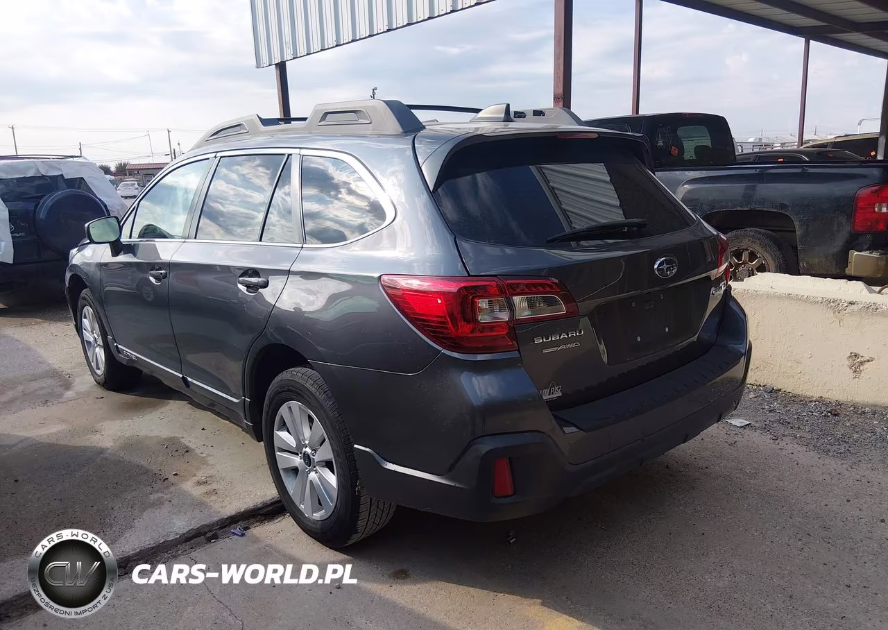 2018 Subaru Outback 2.5I Premium VIN:4S4BSADC6J3217917 - 3