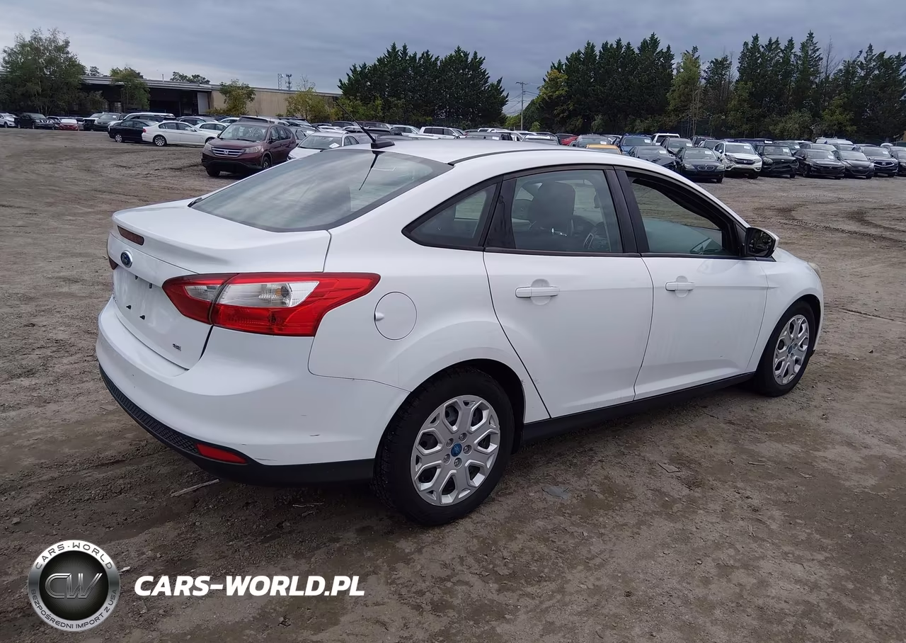 2012 Ford Focus Se VIN:1FAHP3F2XCL229402 - 4