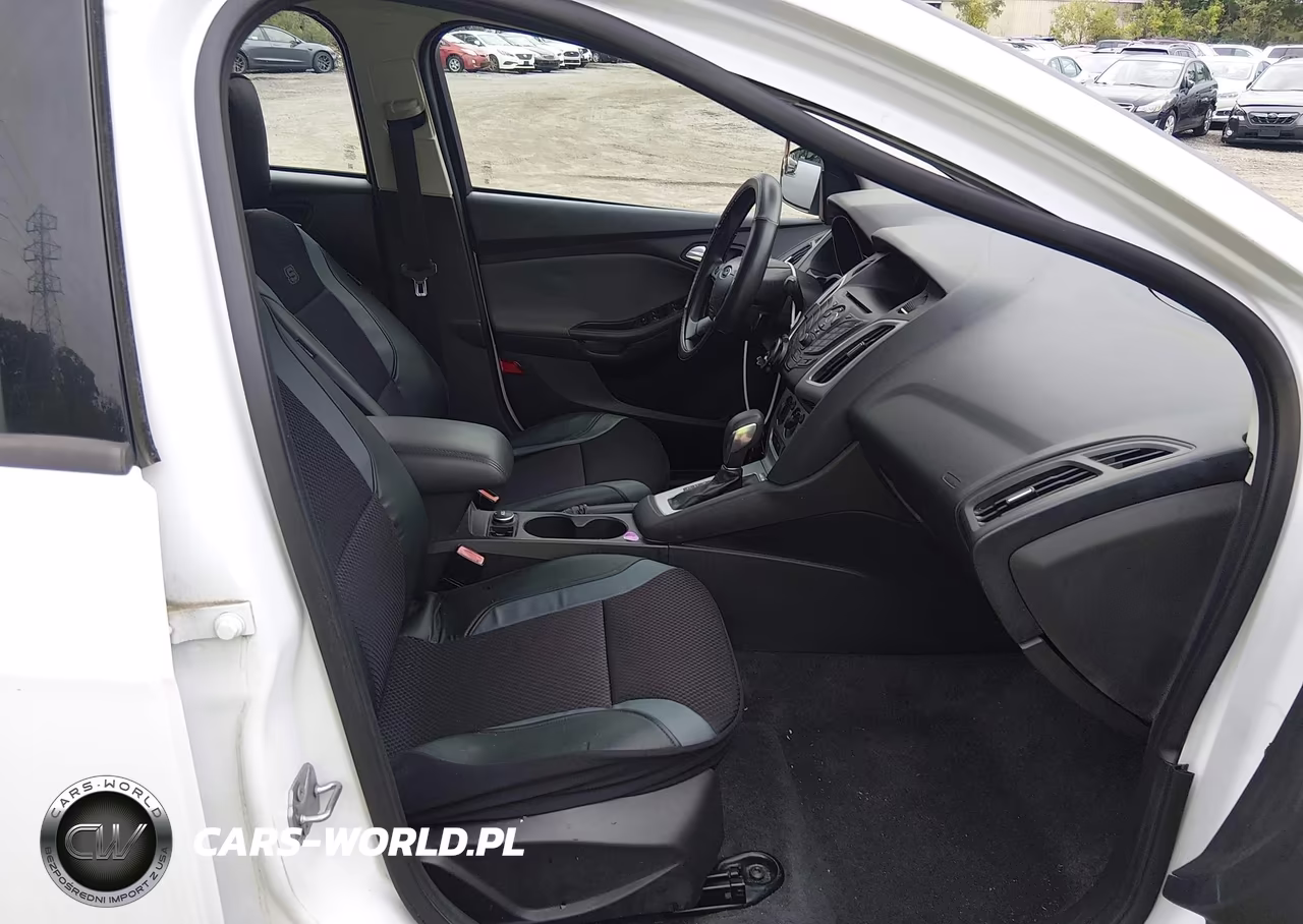 2012 Ford Focus Se VIN:1FAHP3F2XCL229402 - 5
